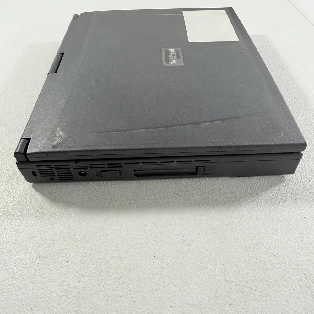 Vintage Twinhead P88 Laptop Computer Intel Pentium II AS IS FOR PARTS‎ READ